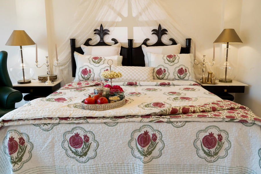 Khwabgaah Bedding : Scarlet Muse Set