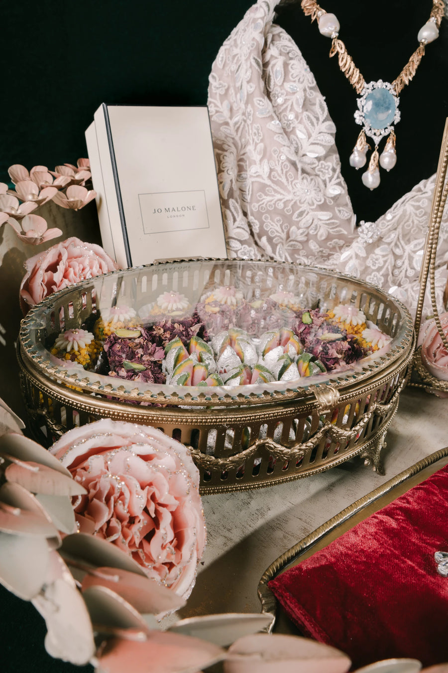 floral crest set