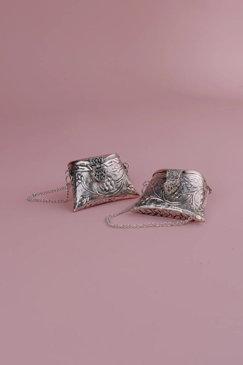 Batuaa: Mini Purse Lined with Velvet