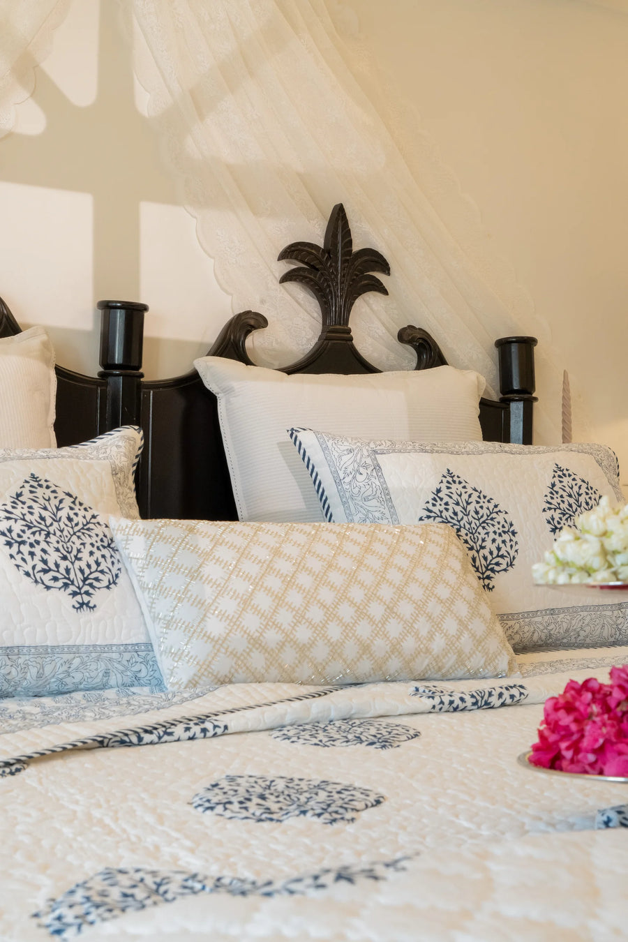 Khwabgaah Bedding : Indigo Flora Set