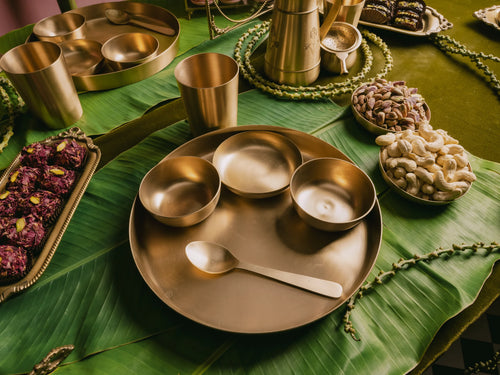 Ananda: Kansa Thaali Set (Set of 6)