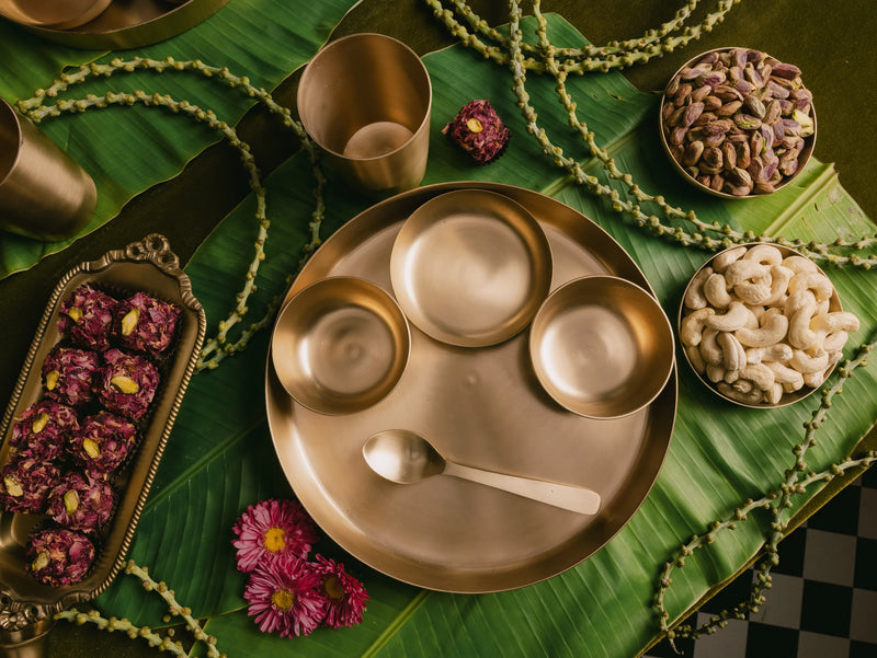 Ananda: Kansa Thaali Set (Set of 6)