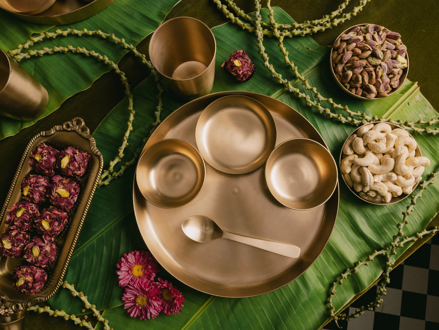 Ananda: Kansa Thaali Set (Set of 6)